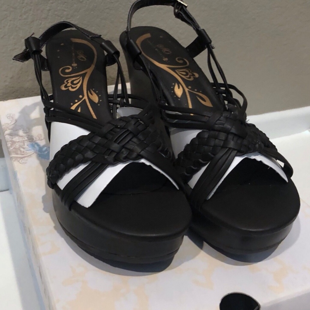 SO Audriena Brown Strappy Sandal 3.25" Platform Open Wedge Women's Shoes SZ 7.5M